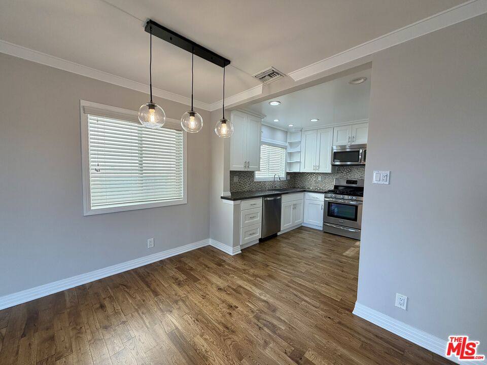 Apartment for rent at 812 N Alfred St #812-3, West Hollywood, CA 90069