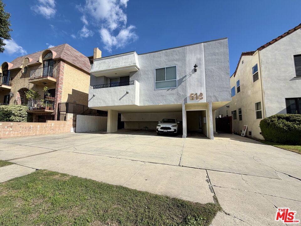 Apartment for rent at 812 N Alfred St #812-3, West Hollywood, CA 90069