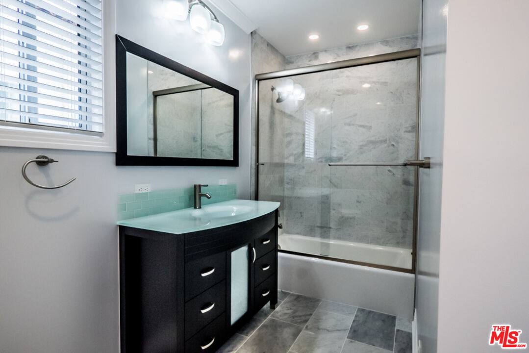 Apartment for rent at 812 N Alfred St #812-3, West Hollywood, CA 90069