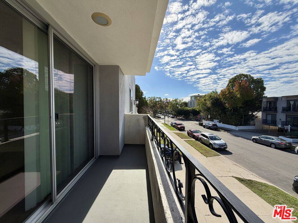 Apartment for rent at 812 N Alfred St #812-3, West Hollywood, CA 90069