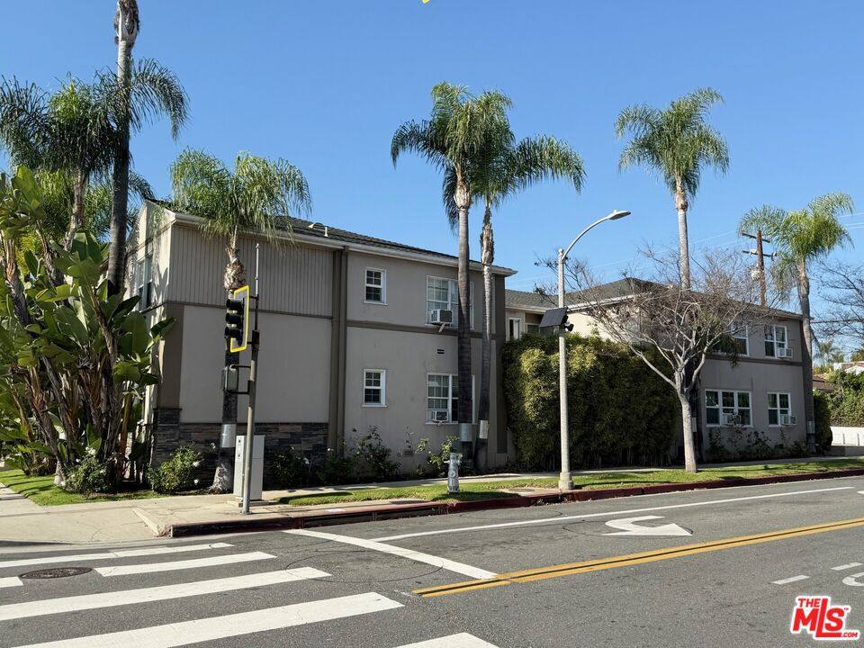 Apartment for rent at 9667 W Olympic Blvd, Beverly Hills, CA 90212
