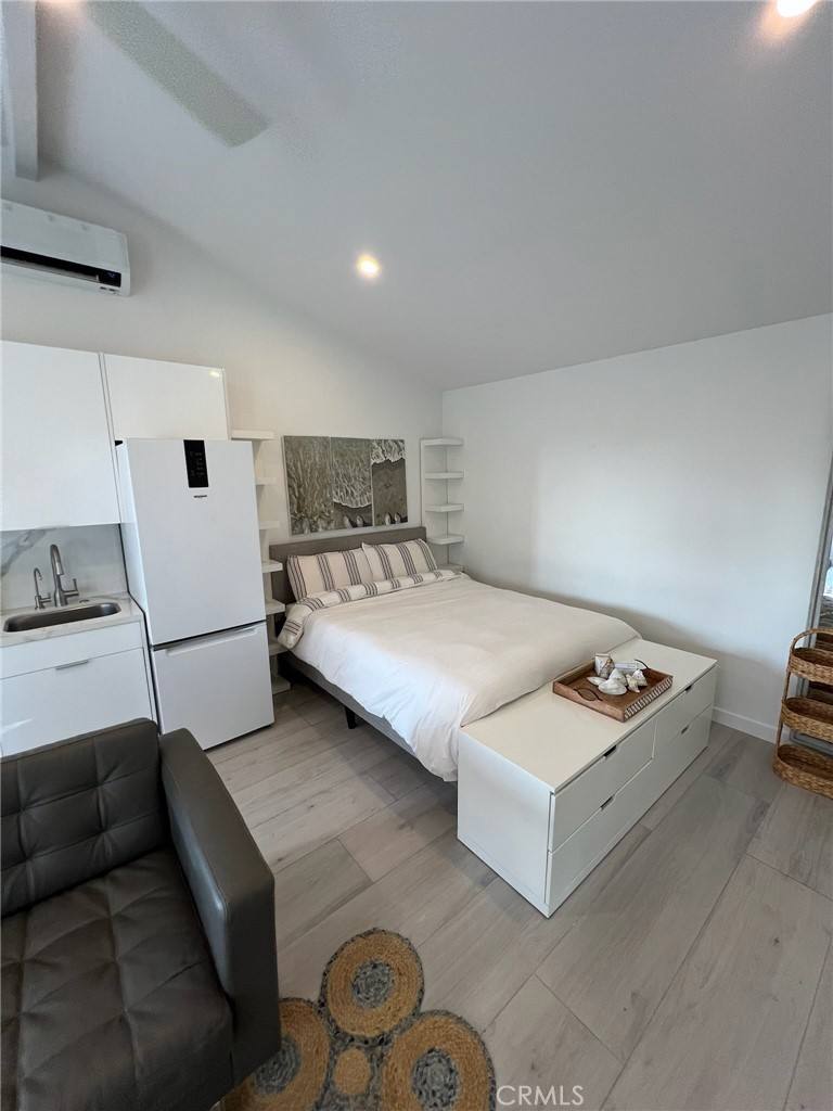 Apartment for rent at 388 Hawthorne Rd #388A, Laguna Beach, CA 92651