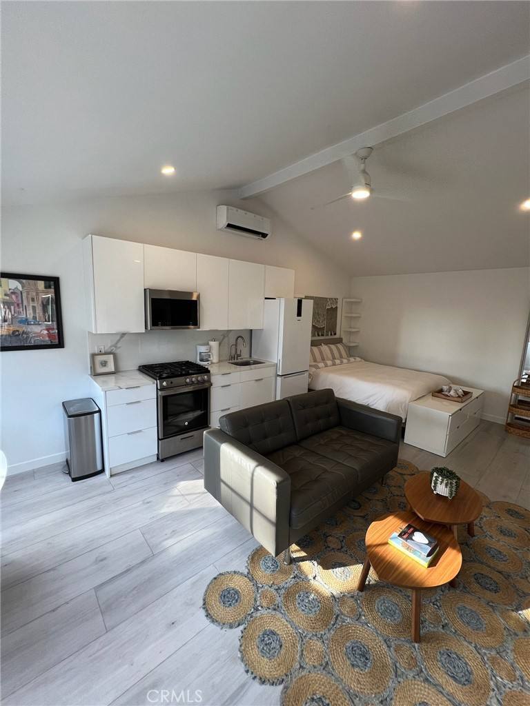 Apartment for rent at 388 Hawthorne Rd #388A, Laguna Beach, CA 92651