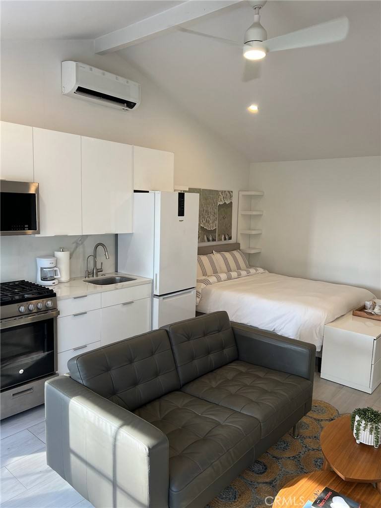 Apartment for rent at 388 Hawthorne Rd #388A, Laguna Beach, CA 92651