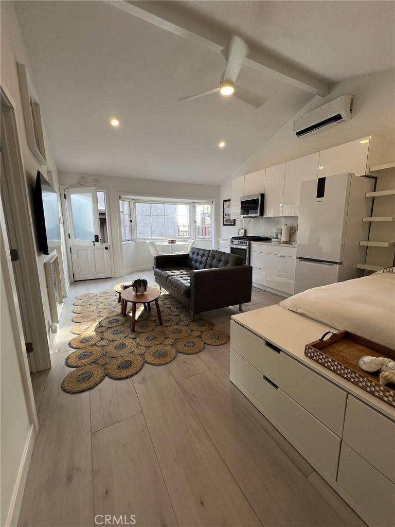 Apartment for rent at 388 Hawthorne Rd #388A, Laguna Beach, CA 92651