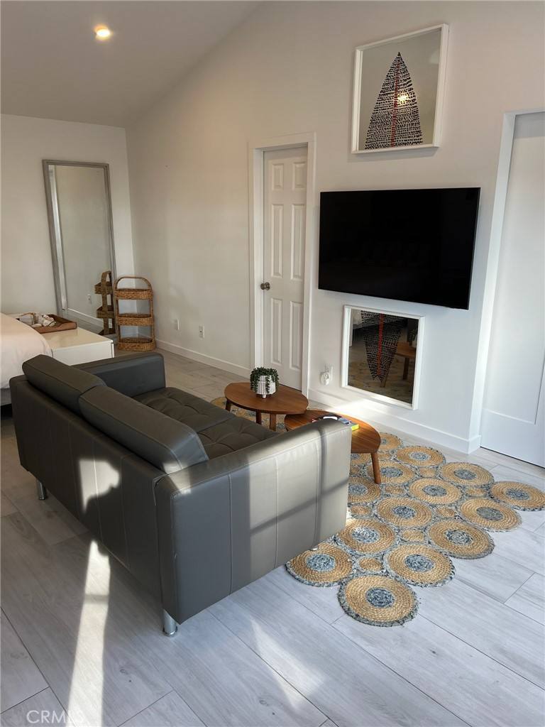 Apartment for rent at 388 Hawthorne Rd #388A, Laguna Beach, CA 92651