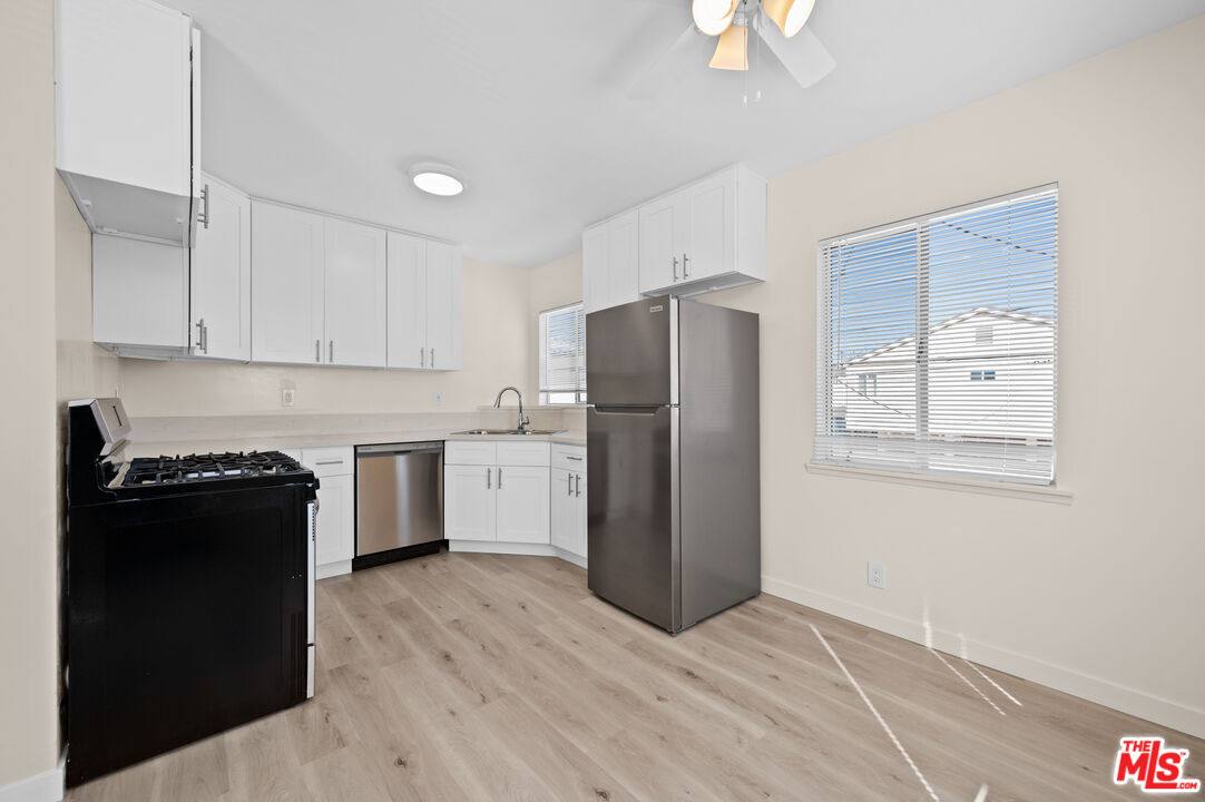 Apartment for rent at 11825 Iowa Ave #6, Los Angeles, CA 90025