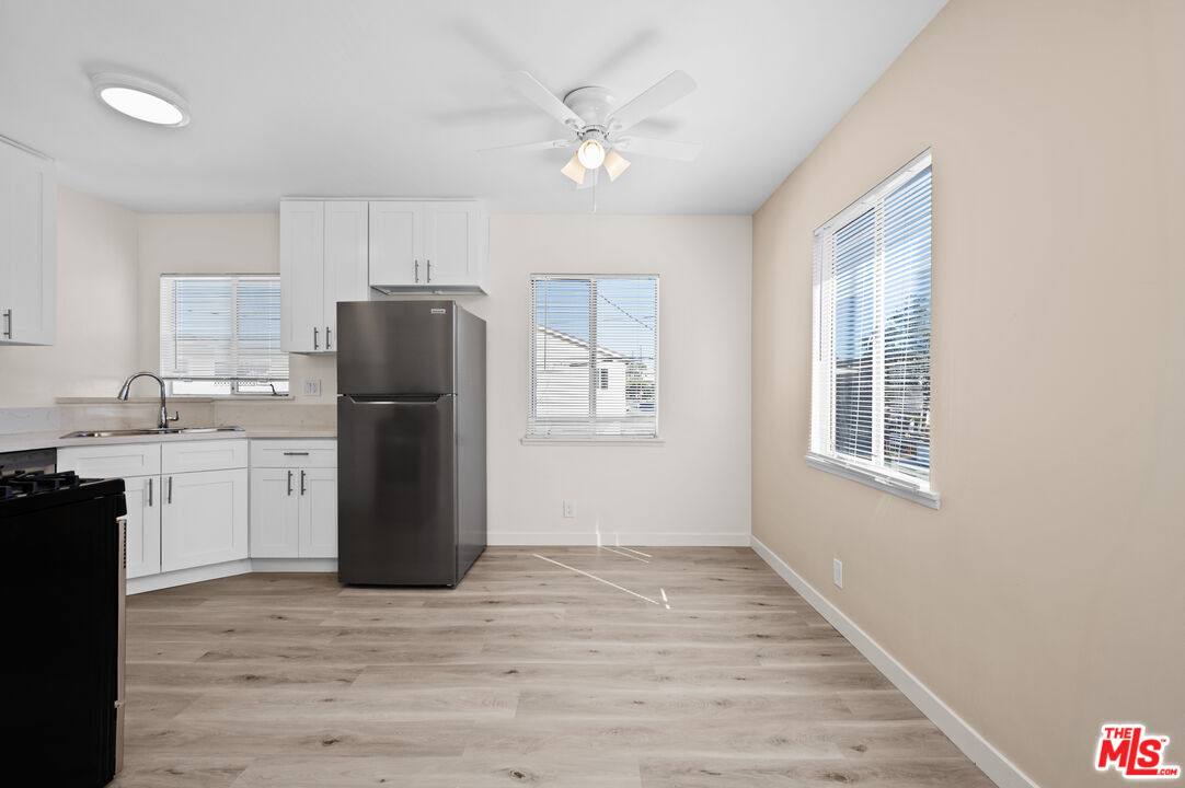 Apartment for rent at 11825 Iowa Ave #6, Los Angeles, CA 90025