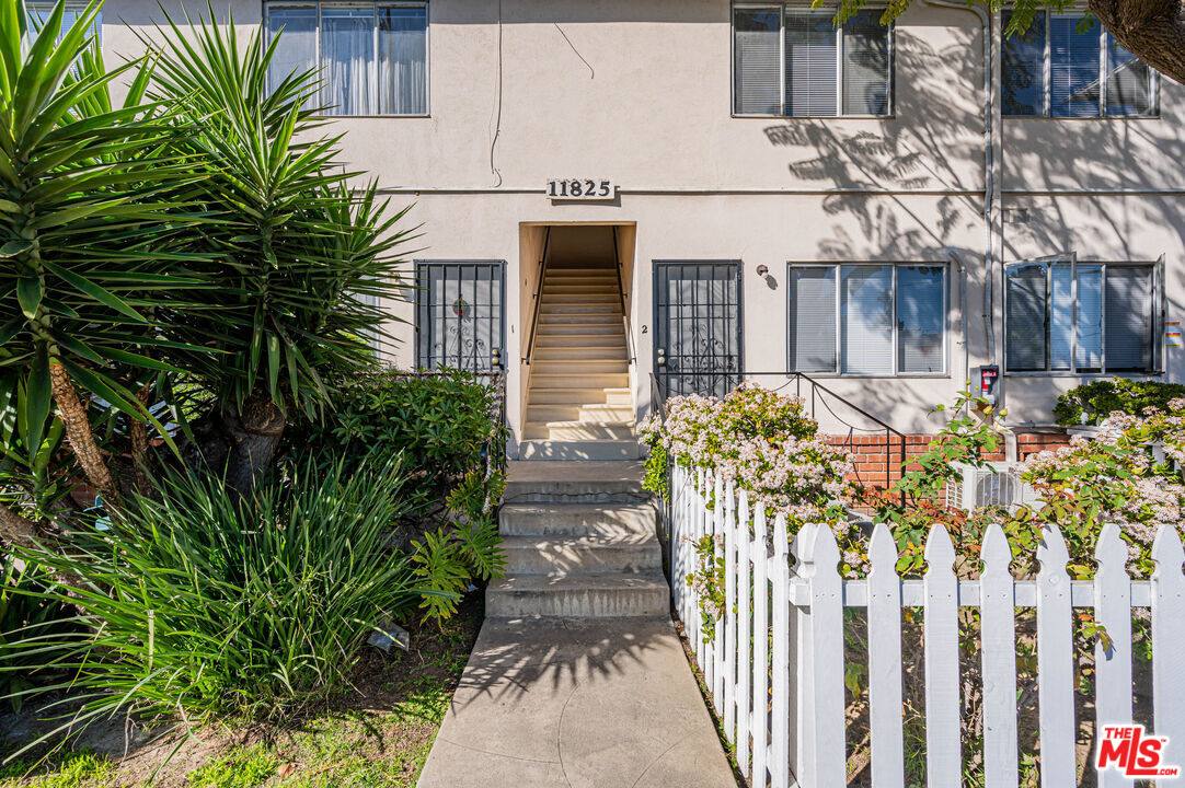 Apartment for rent at 11825 Iowa Ave #6, Los Angeles, CA 90025
