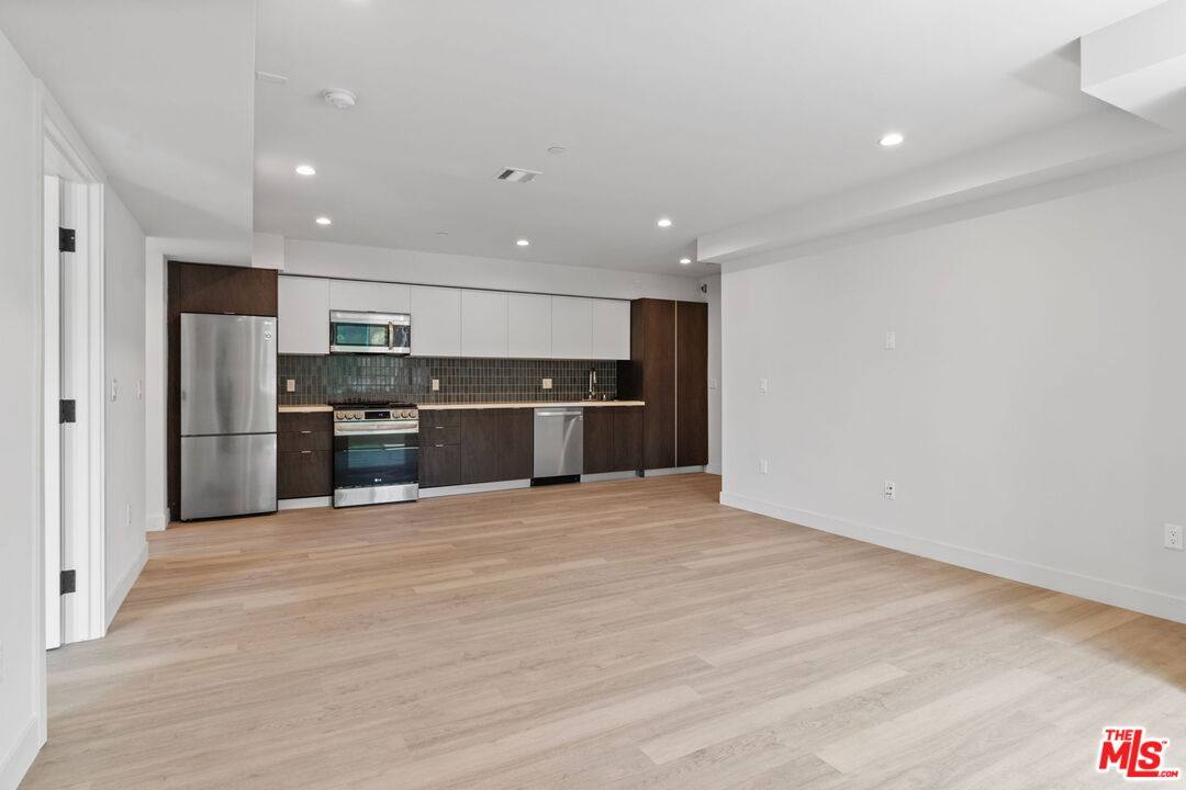 Apartment for rent at 132 Rosemont Ave #103, Los Angeles, CA 90026