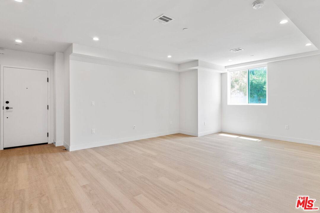 Apartment for rent at 132 Rosemont Ave #103, Los Angeles, CA 90026