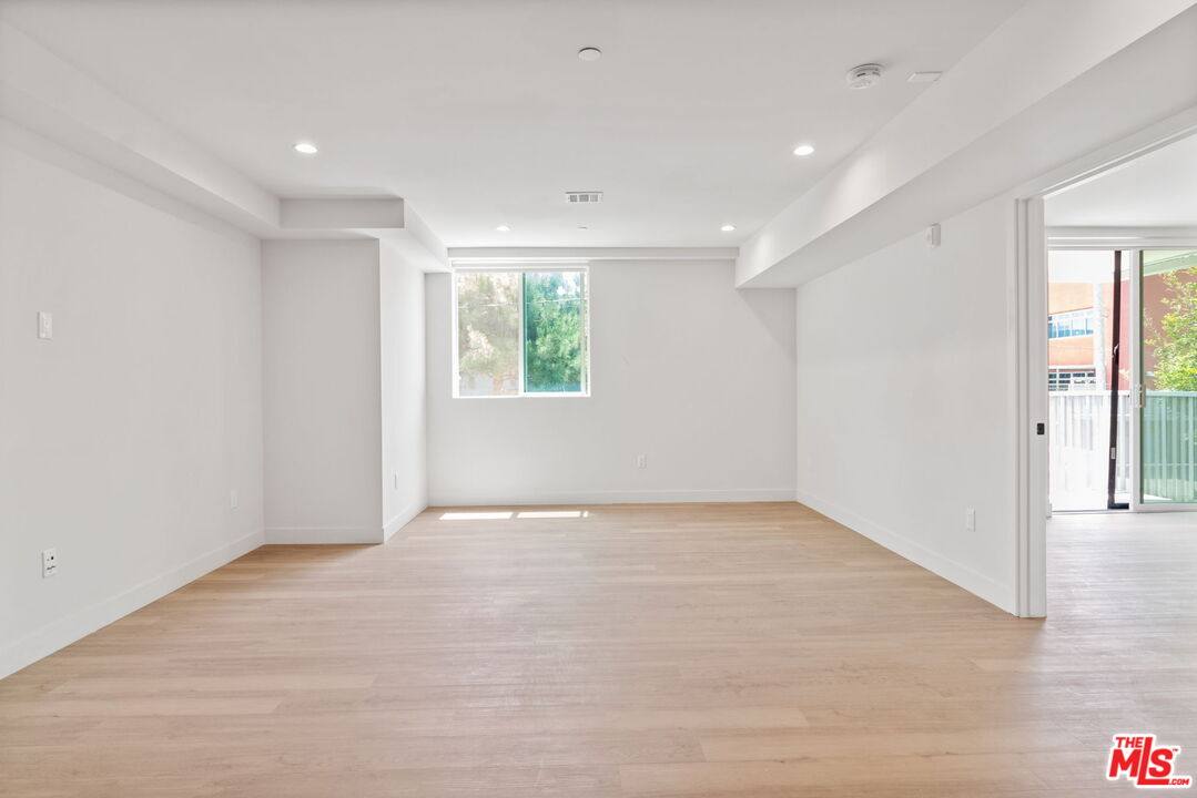 Apartment for rent at 132 Rosemont Ave #103, Los Angeles, CA 90026