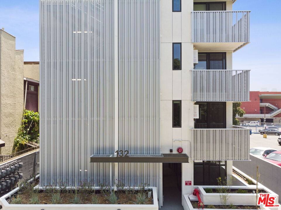 Apartment for rent at 132 Rosemont Ave #103, Los Angeles, CA 90026