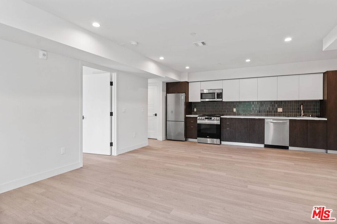 Apartment for rent at 132 Rosemont Ave #103, Los Angeles, CA 90026