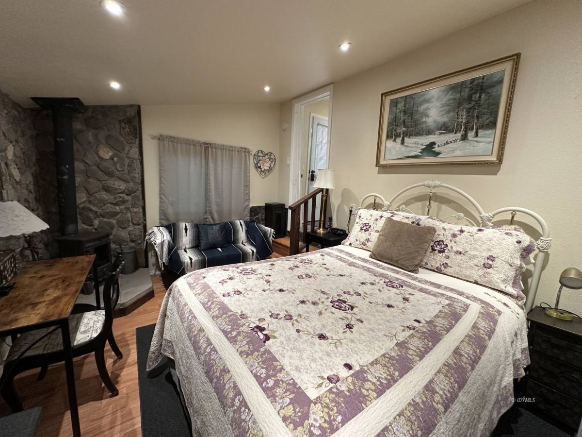 Apartment for rent at 55045 Strong Dr #55045B, Idyllwild, CA 92549