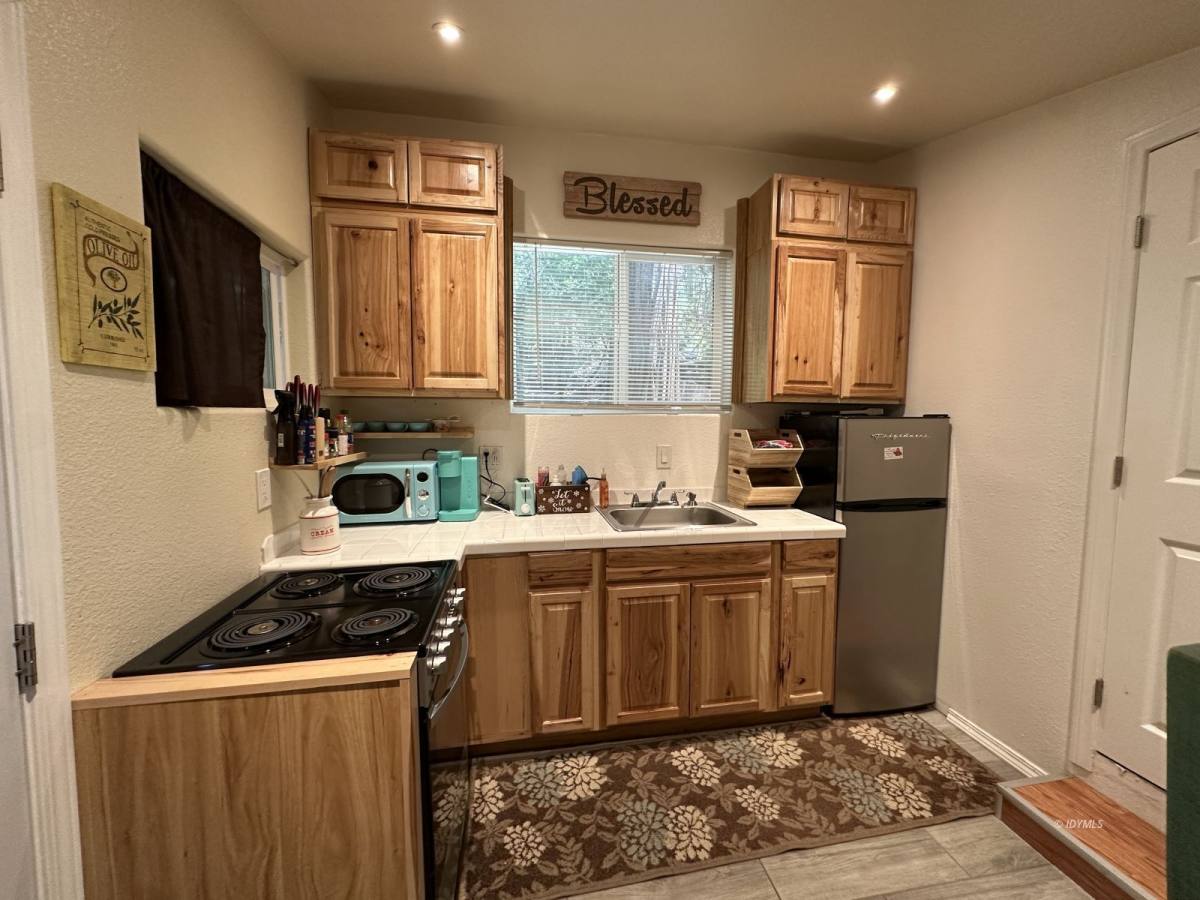 Apartment for rent at 55045 Strong Dr #55045B, Idyllwild, CA 92549