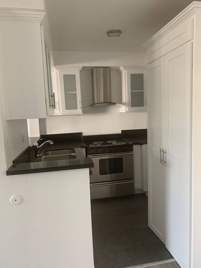 Apartment for rent at 5741 Carlton Way, Los Angeles, CA 90028
