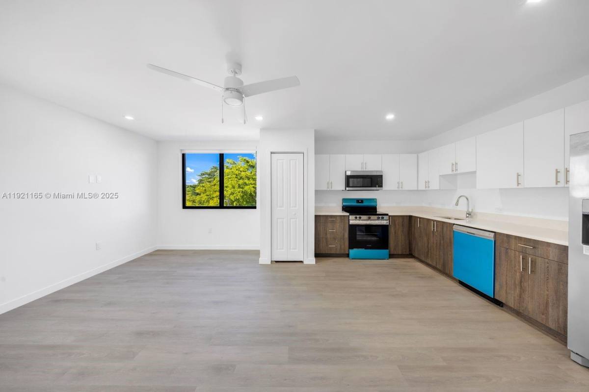 Apartment for rent at 20 NE 19th Ave #201, Pompano Beach, FL 33060
