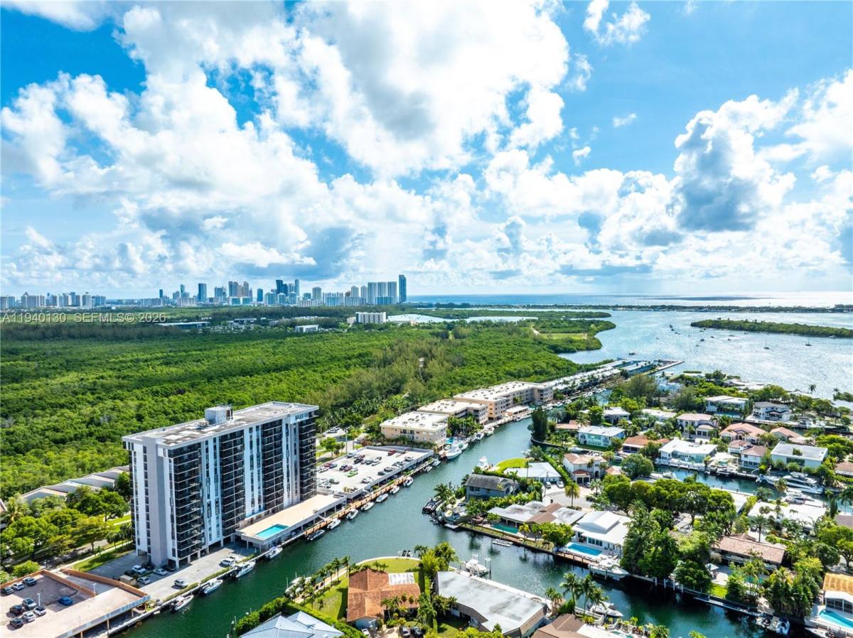 Apartment for rent at 2500 NE 135th St #2500B506, Miami, FL 33181