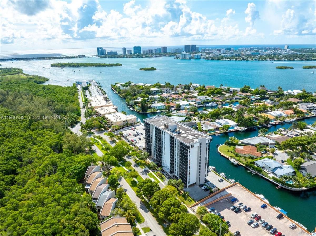 Apartment for rent at 2500 NE 135th St #2500B506, Miami, FL 33181