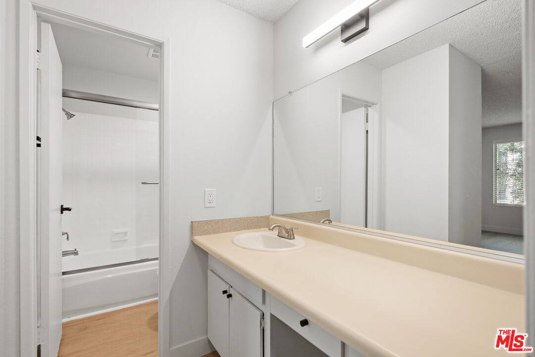 Apartment for rent at 1352 S Carmelina Ave #101, Los Angeles, CA 90025