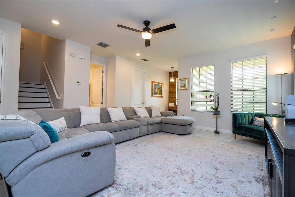 Townhouse for rent at 1327 Shinnecock Hills Dr, Davenport, FL 33896