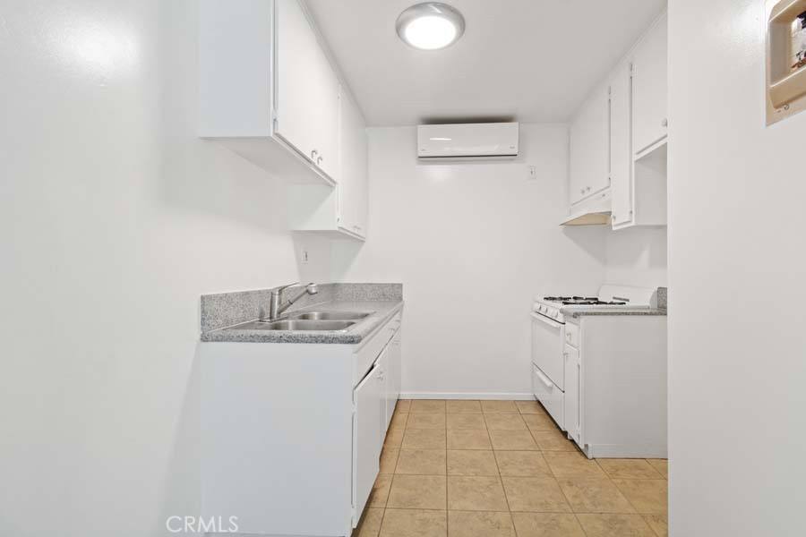 Apartment for rent at 11808 Hart St, North Hollywood, CA 91605