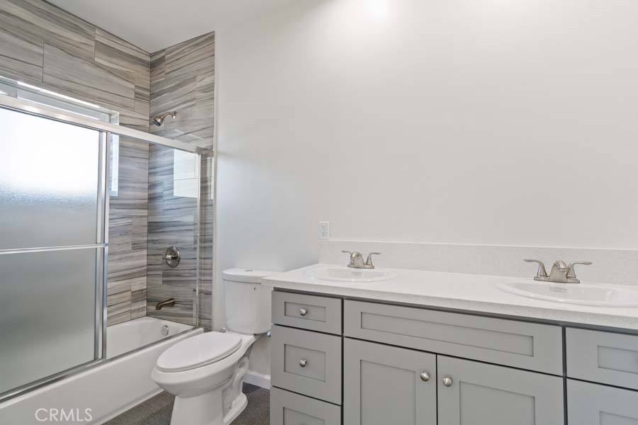 Apartment for rent at 11808 Hart St, North Hollywood, CA 91605