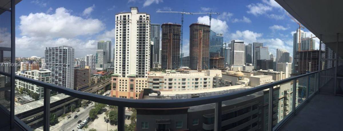 Apartment for rent at 1111 SW 1st Ave #11112124N, Miami, FL 33130