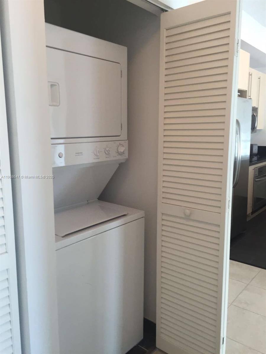 Apartment for rent at 1111 SW 1st Ave #11112124N, Miami, FL 33130