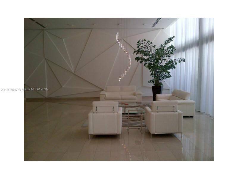 Apartment for rent at 1111 SW 1st Ave #11112124N, Miami, FL 33130