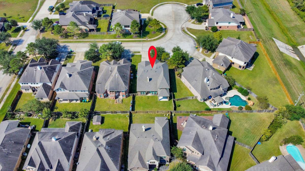 Apartment for rent at 9427 Sapphire Bay Lane, Rosharon, TX 77583