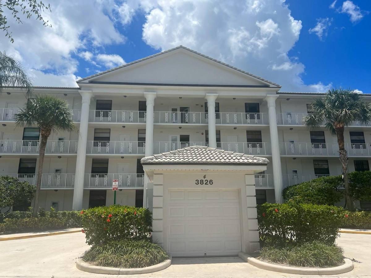 Condo for rent at 3826 Whitehall Dr #205, West Palm Beach, FL 33401