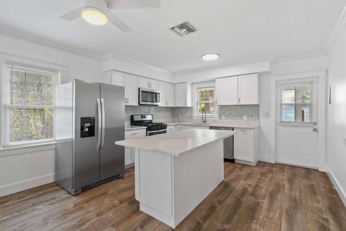 Apartment for rent at 415 Greenbriar Dr #415-1, West Palm Beach, FL 33403