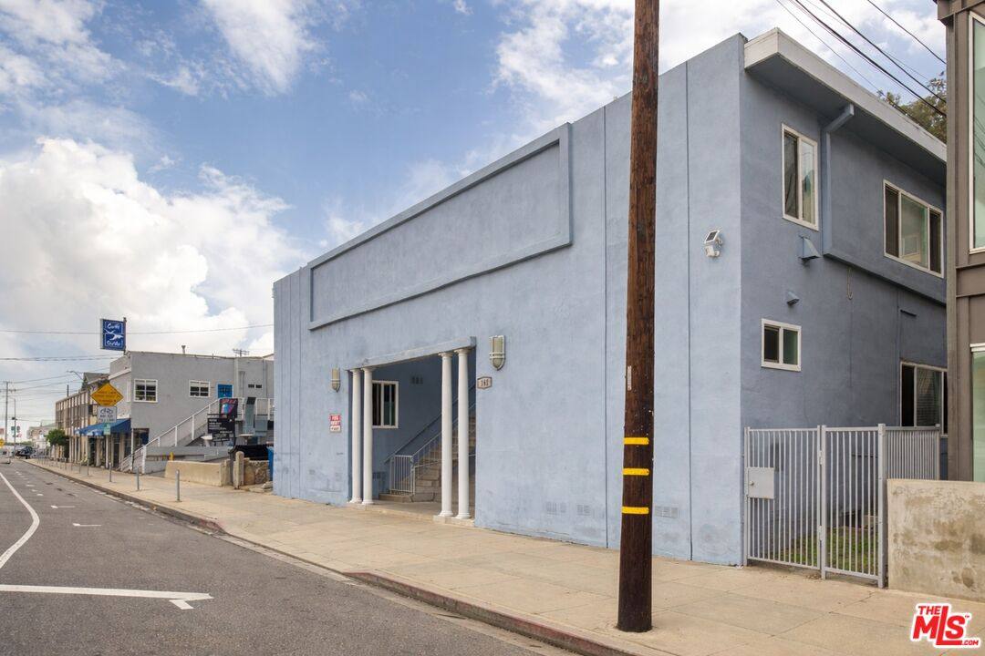 Apartment for rent at 161 W Channel Rd #161-5, Santa Monica, CA 90402