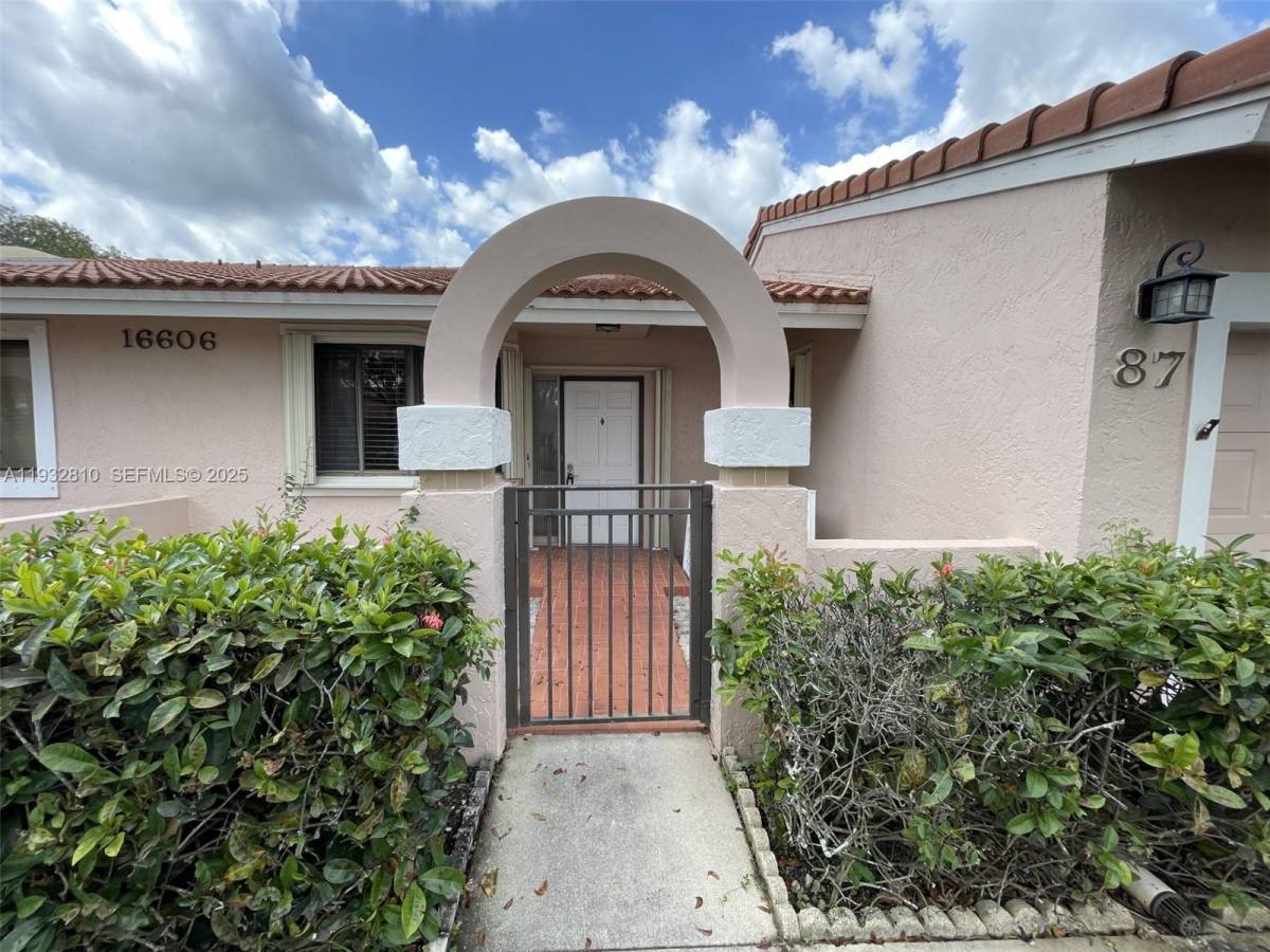 Apartment for rent at 16606 Greens Edge Circle #87, Fort Lauderdale, FL 33326