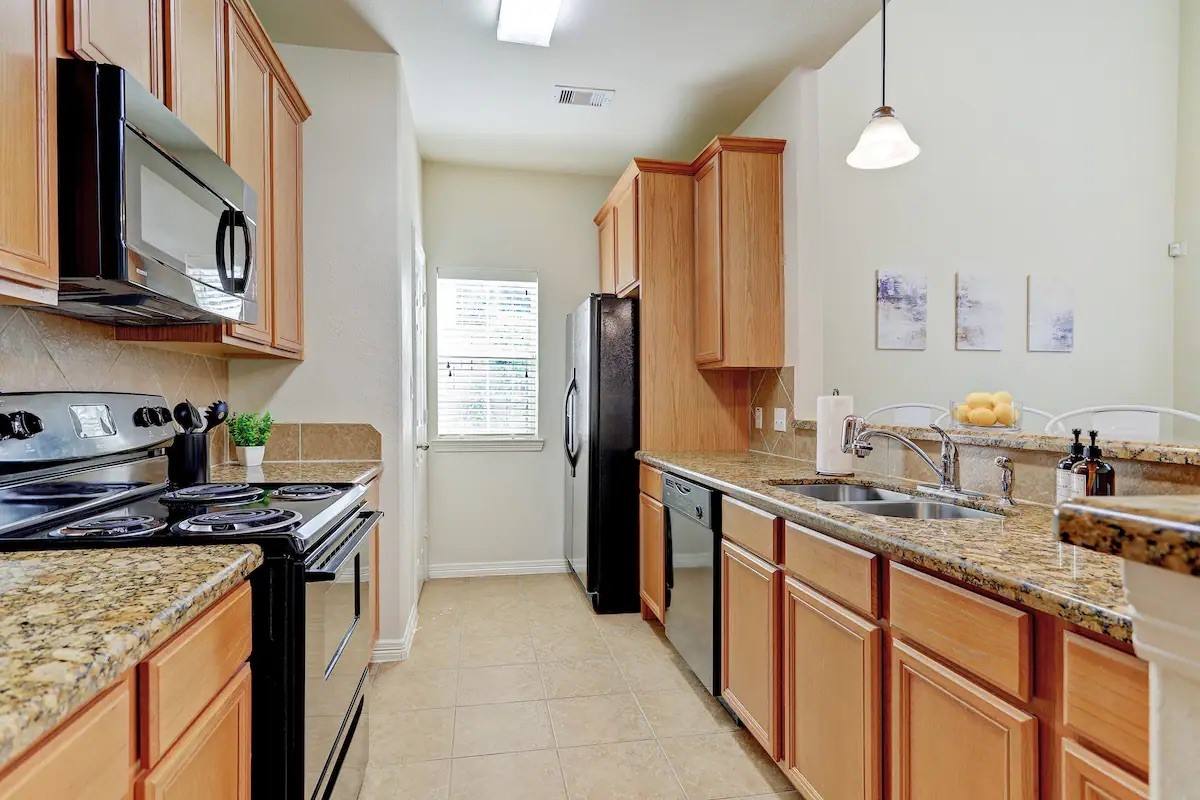 Townhouse for rent at 1717 Thompson St #1717A, Houston, TX 77007
