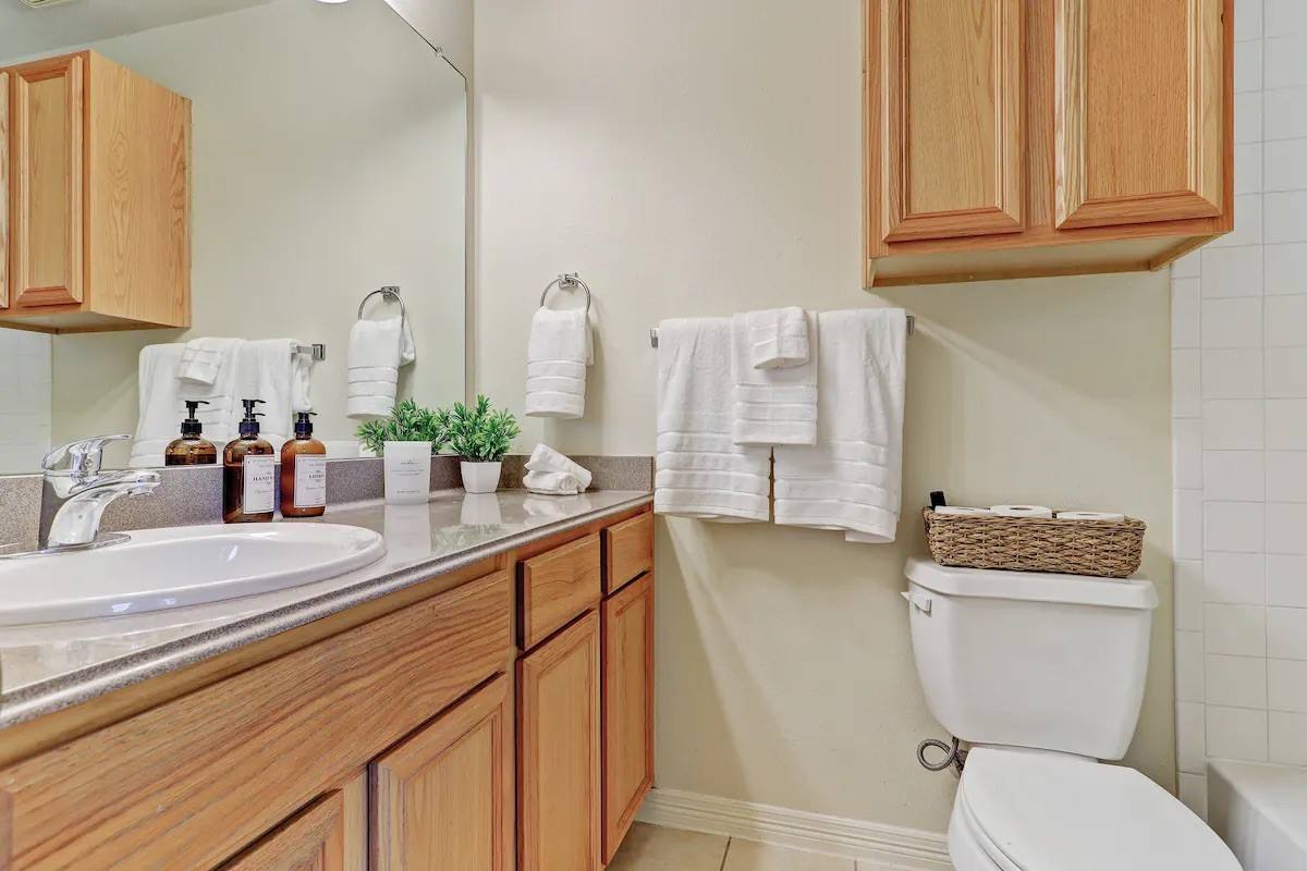 Townhouse for rent at 1717 Thompson St #1717A, Houston, TX 77007