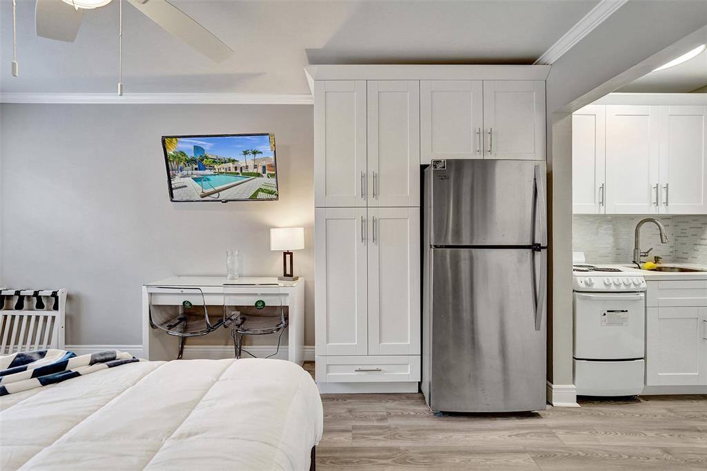 Condo for rent at 329 Connecticut St #107, Hollywood, FL 33019