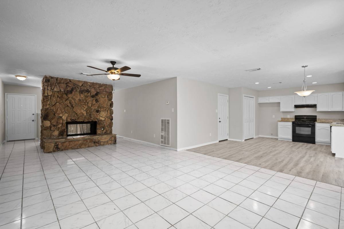 Apartment for rent at 4202 Brandemere Way St, Houston, TX 77066