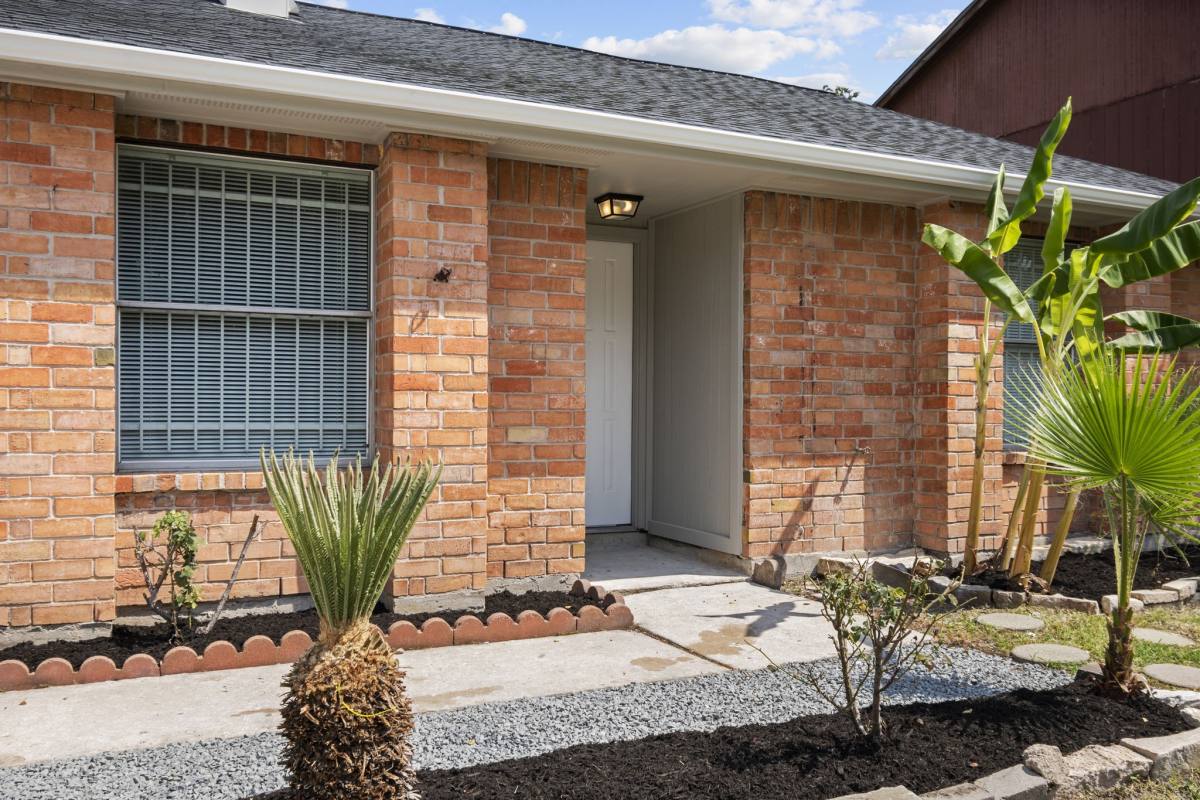Apartment for rent at 4202 Brandemere Way St, Houston, TX 77066