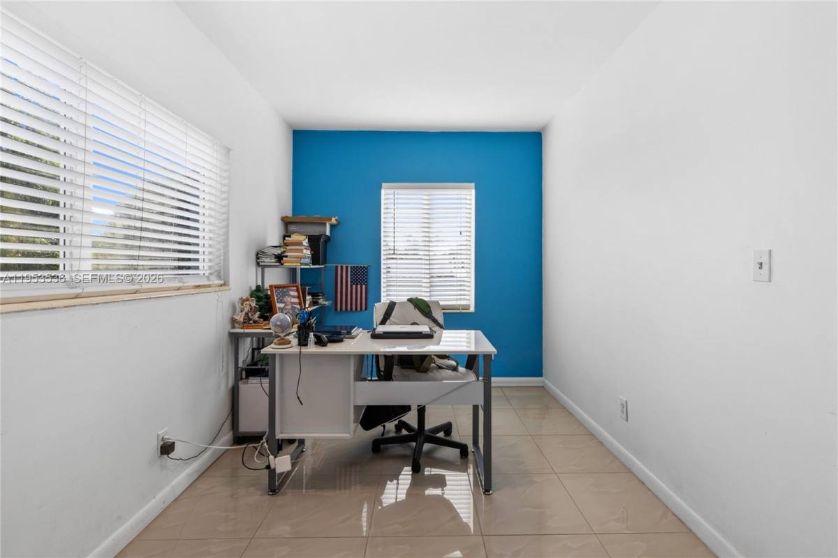 Apartment for rent at 14950 S Biscayne River Dr, Miami, FL 33168