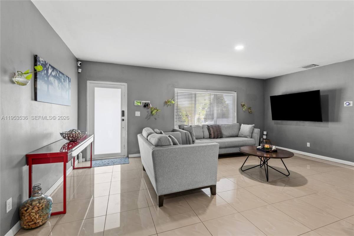 Apartment for rent at 14950 S Biscayne River Dr, Miami, FL 33168