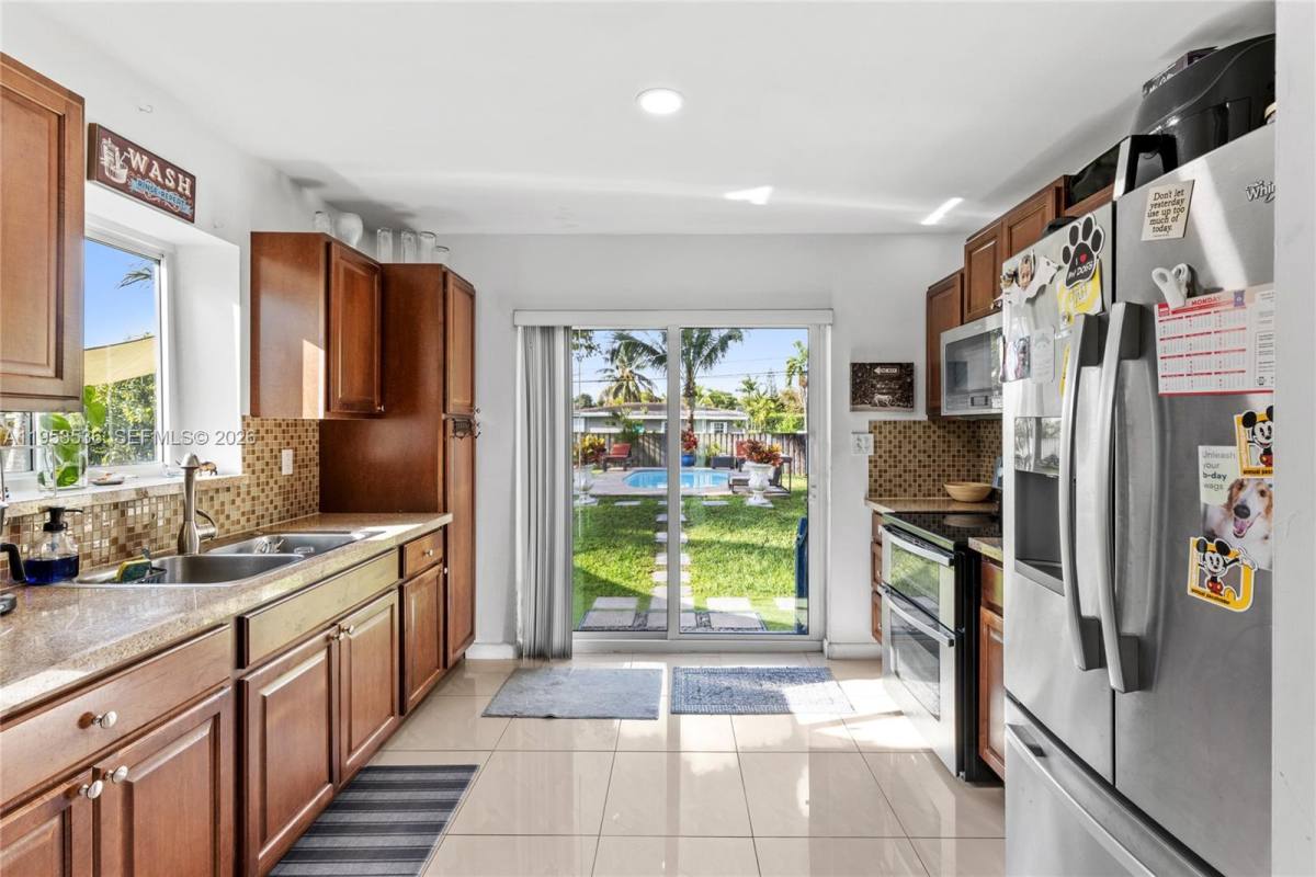 Apartment for rent at 14950 S Biscayne River Dr, Miami, FL 33168