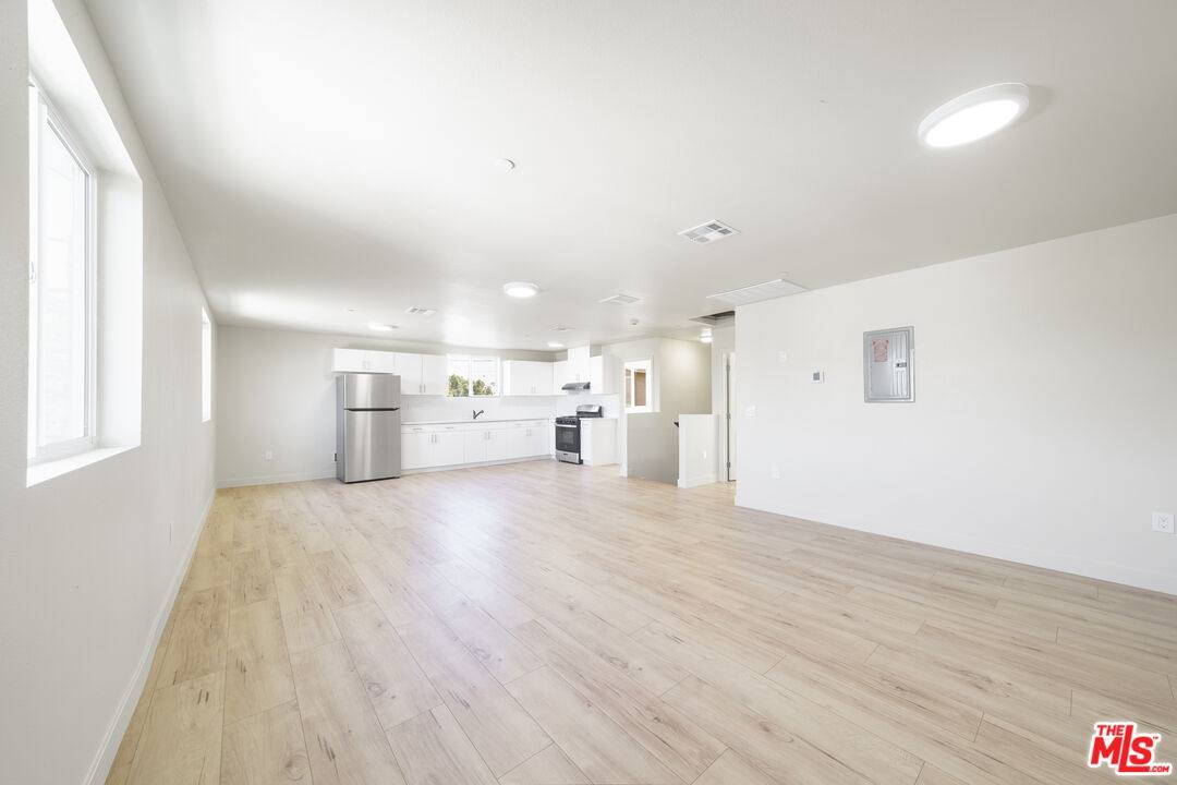 Apartment for rent at 735 E 82nd St #735, Los Angeles, CA 90001