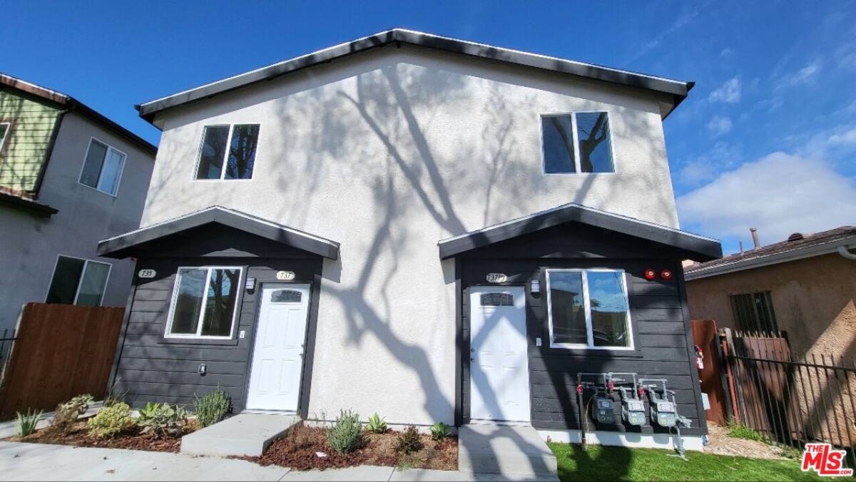 Apartment for rent at 735 E 82nd St #735, Los Angeles, CA 90001
