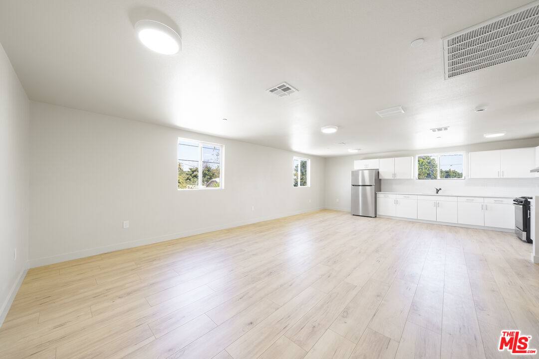 Apartment for rent at 735 E 82nd St #735, Los Angeles, CA 90001