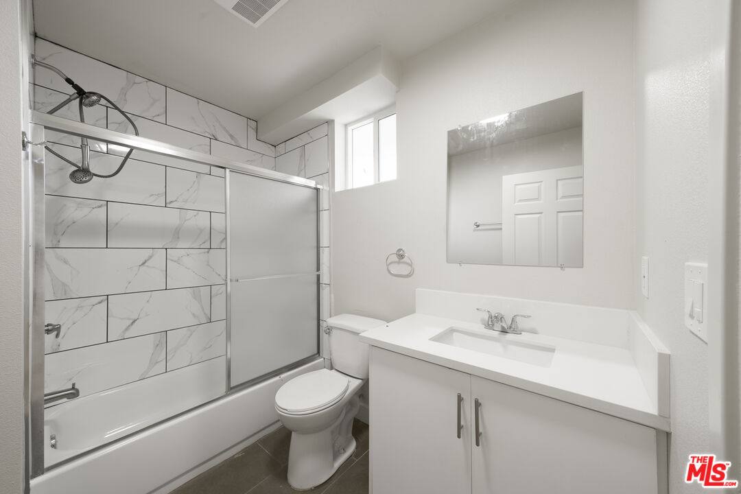 Apartment for rent at 735 E 82nd St #735, Los Angeles, CA 90001