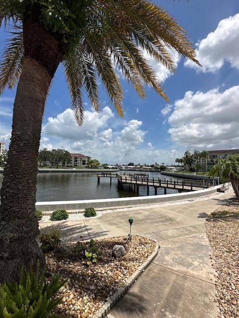 Apartment for rent at 19029 US-Highway 19 N #1902920F, Clearwater, FL 33764