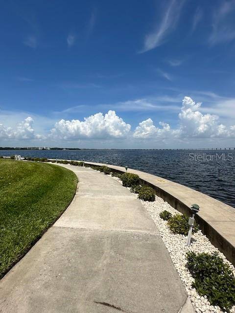 Apartment for rent at 19029 US-Highway 19 N #1902920F, Clearwater, FL 33764